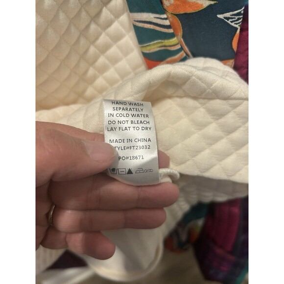 Fate Cream Quilted Crew Neck Sweatshirt Size Medium Preppy Floral Woven Sleeves - Picture 4 of 7